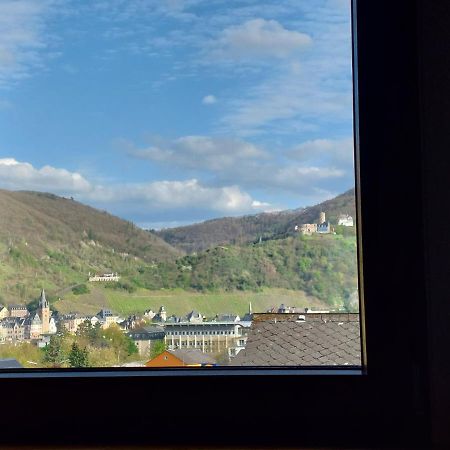 Dachgeschosswohnung Mit Burgblick In Kues Bernkastel-Kues Dış mekan fotoğraf