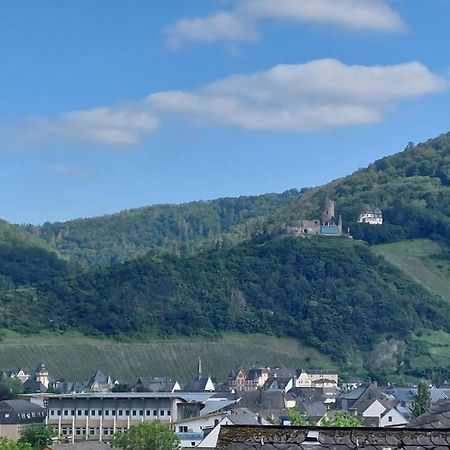 Dachgeschosswohnung Mit Burgblick In Kues Bernkastel-Kues Dış mekan fotoğraf